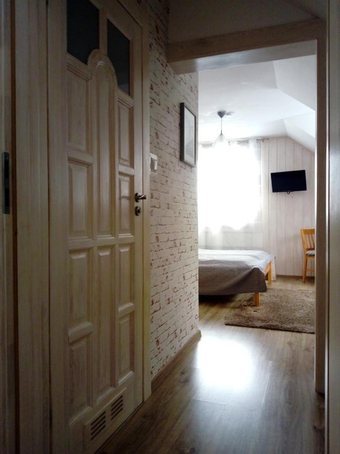 Roztoczanski Dworek Zamość Buitenkant foto