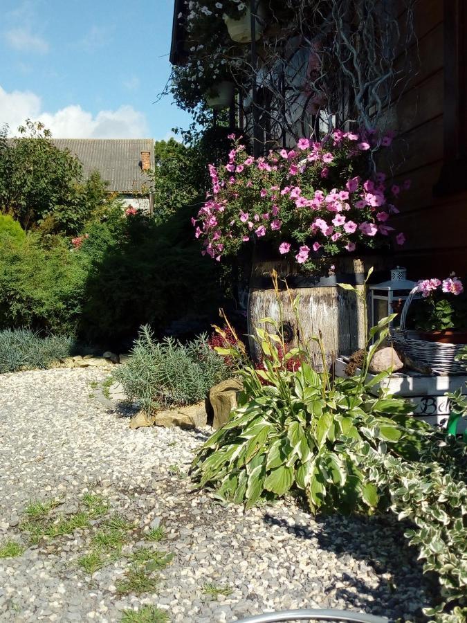 Roztoczanski Dworek Zamość Buitenkant foto